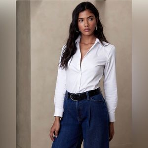 Banana Republic White Button Down | Size 6 Fits | Great Condition